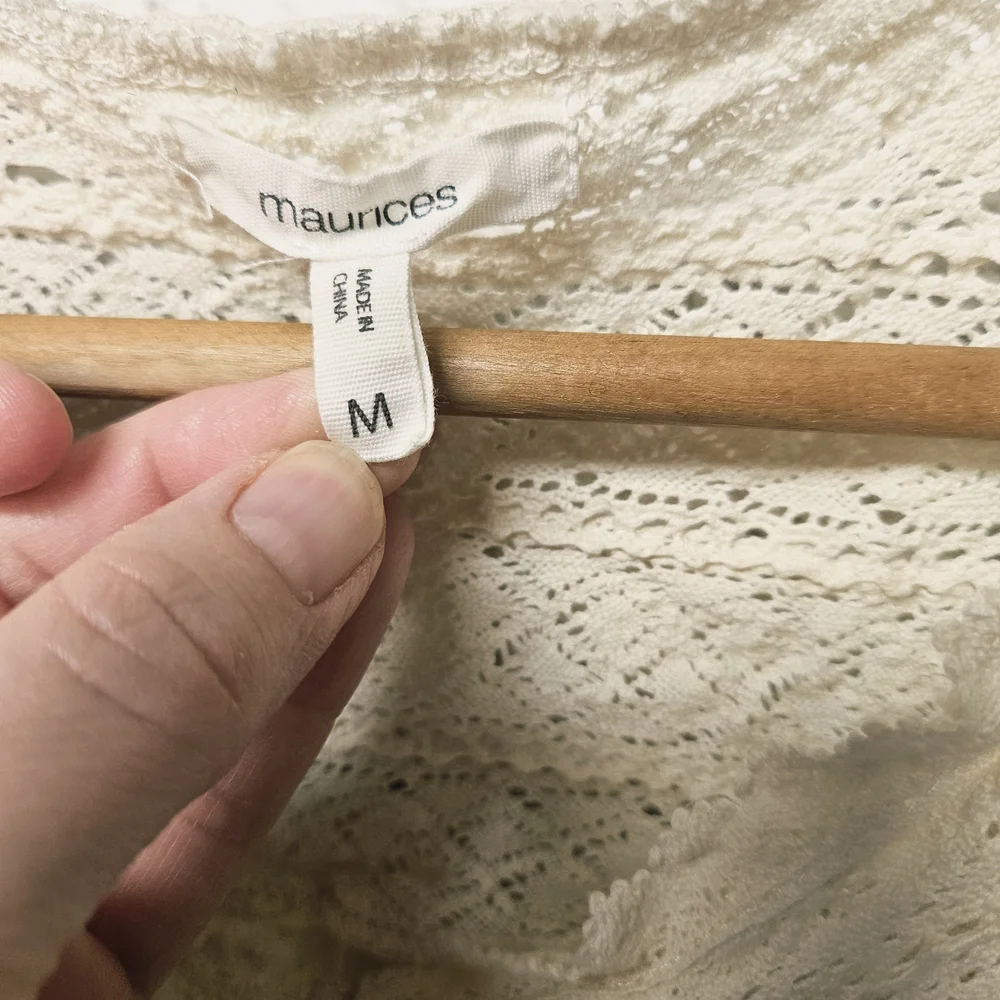 Maurice's Women's Ivory sleeveless Tank Top Size M Lace Detail V-Neck - Picture 4 of 6